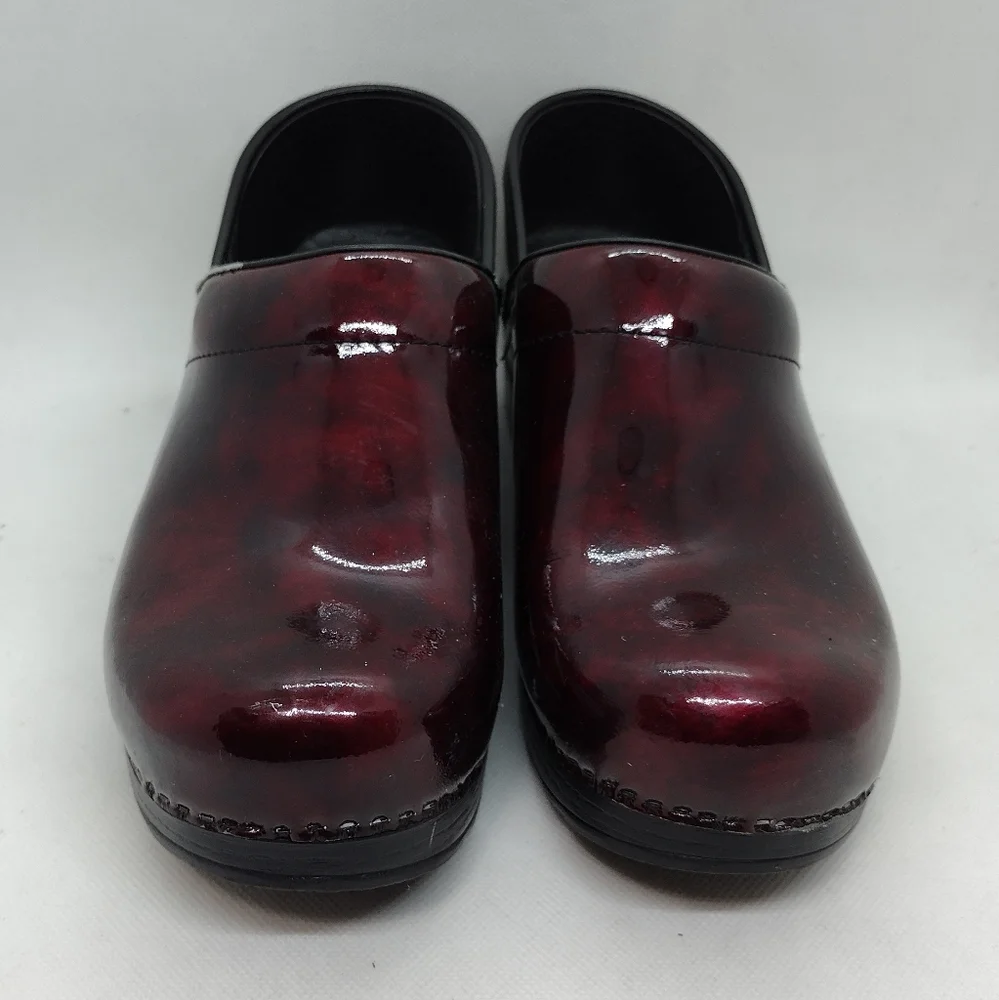 Dansko Slip On Professional Nurse/Medical Mules Clogs Women's 39 Burgundy Work - Picture 2 of 14
